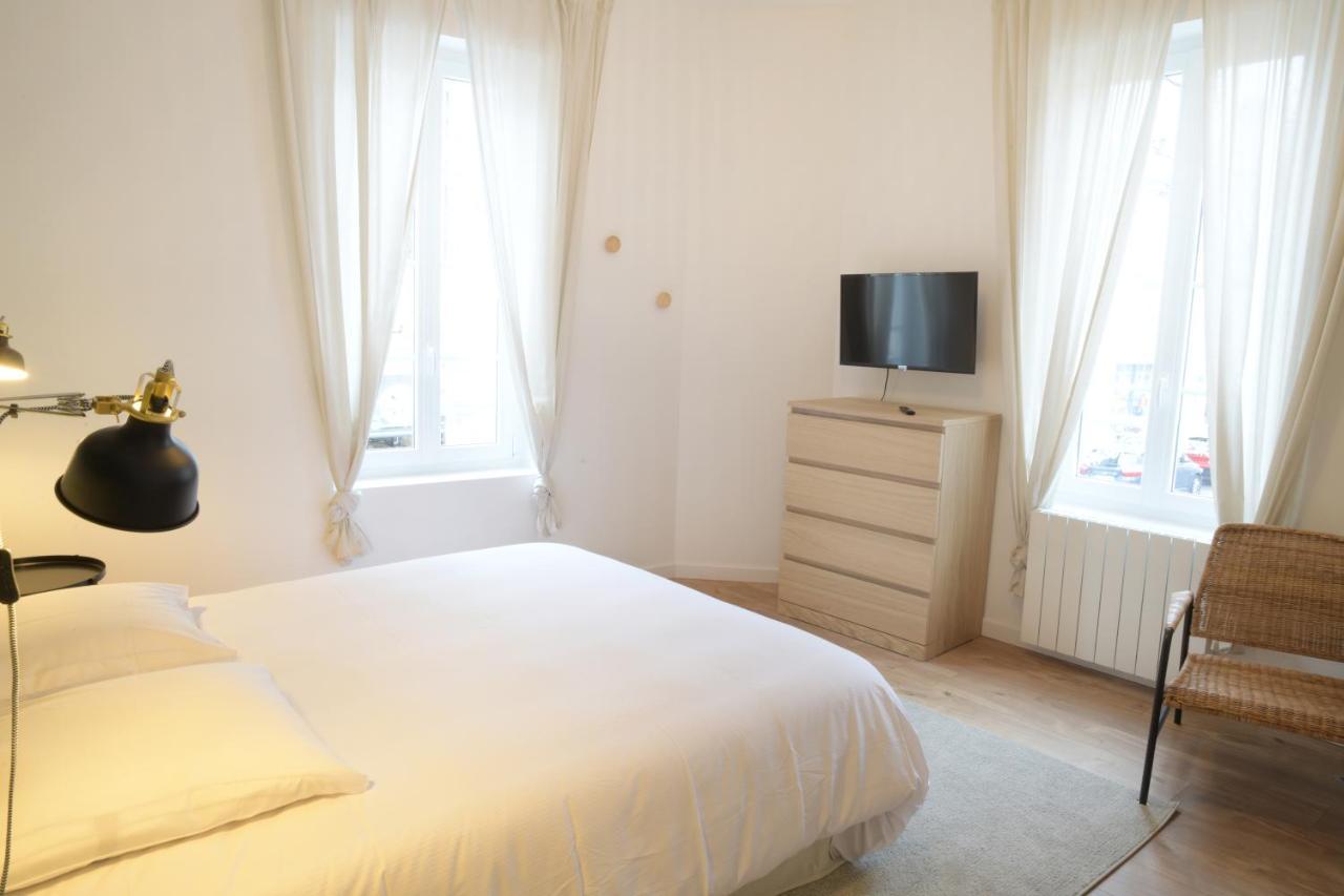 T3 De Charme Situe En Hyper Centre Avec Wifi, Linge, Draps, Savons Et Serviettes Fournis 코냐크 객실 사진